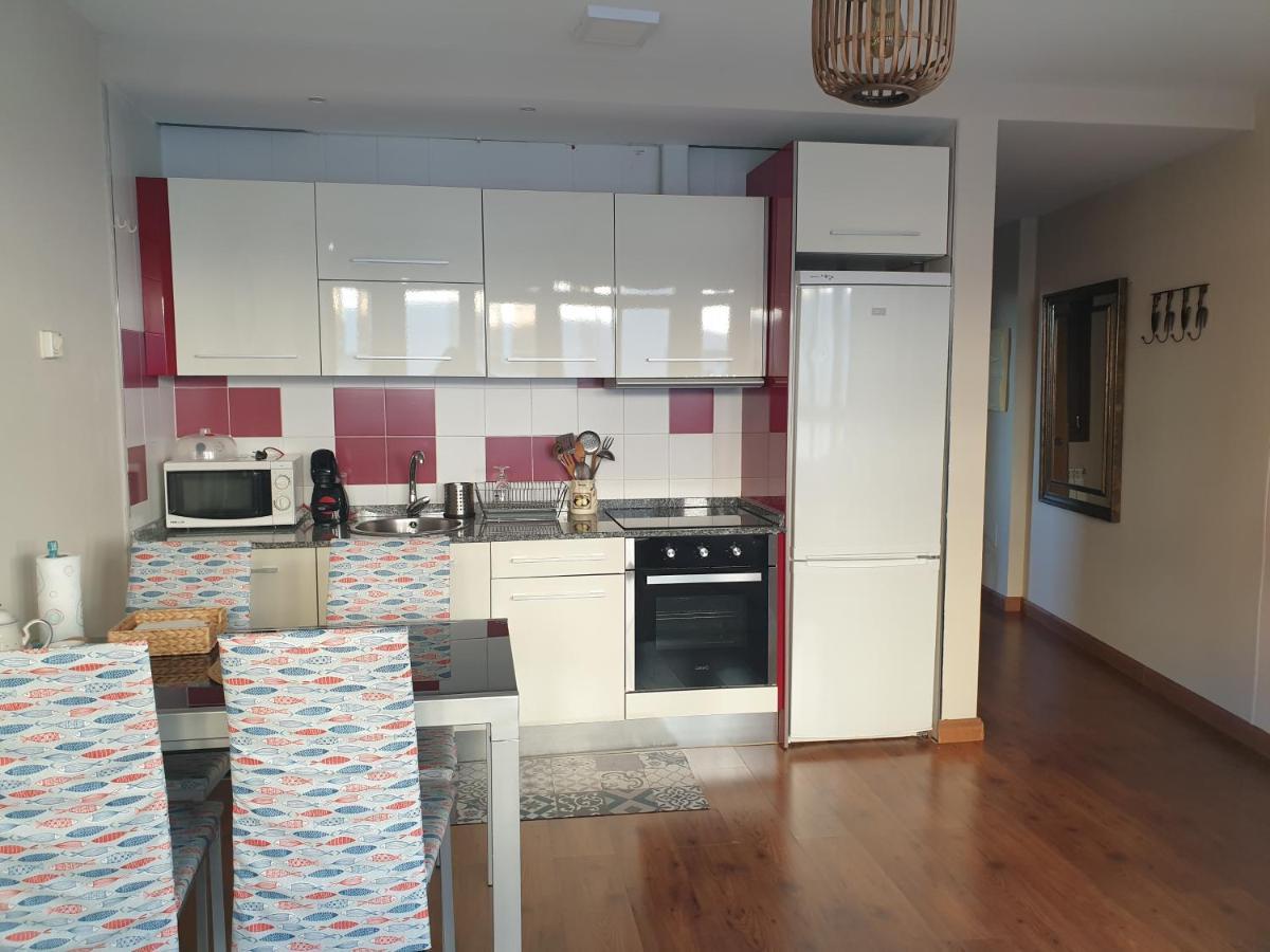 Apartamento Cine Colon 2 Ribadeo Dış mekan fotoğraf
