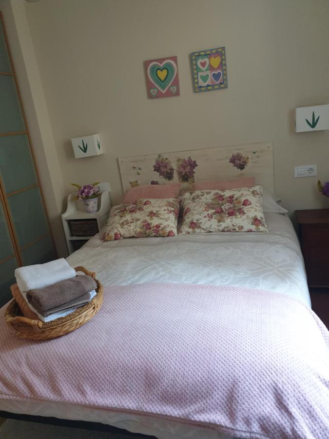 Apartamento Cine Colon 2 Ribadeo Dış mekan fotoğraf